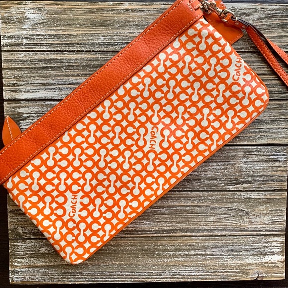 Coach Signature C Clutch - Picture 2 of 6